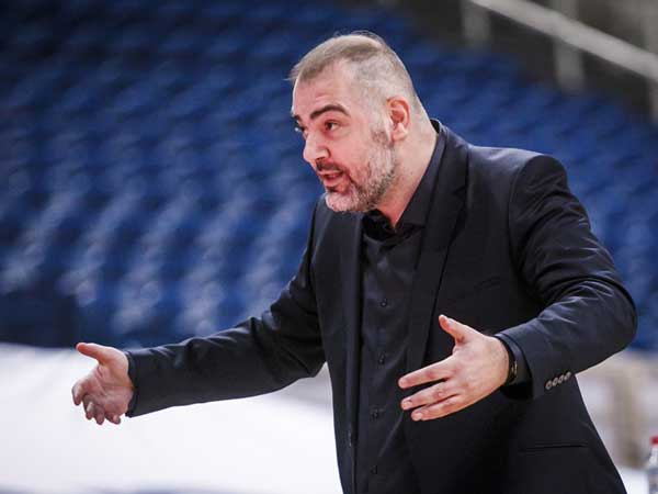 דדאס, מרוצה מהשחקנים שלו (FIBA)