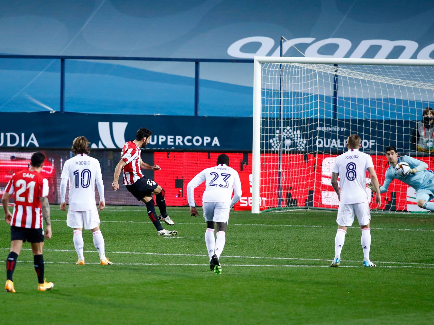 ה-0:2 של ראול גרסיה מהנקודה הלבנה (Getty)