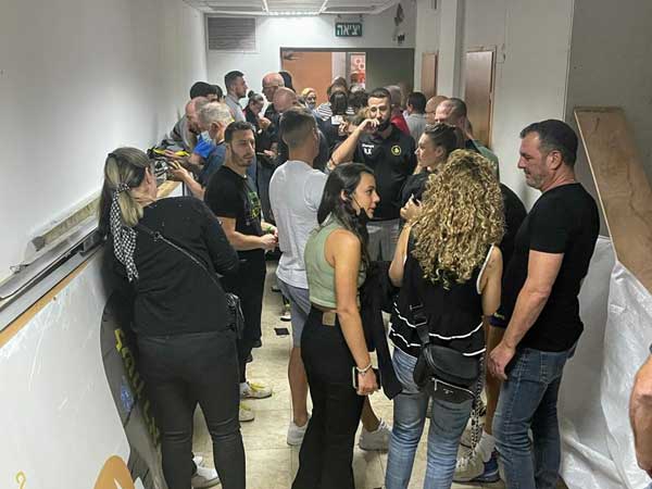 שחקניות הכדוריד במחרב המוגן (הדר ואן קולא איגוד הכדוריד)