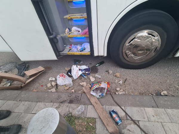 אוטובוס אוהדי מכבי ת"א (צילום: דוברות המשטרה)