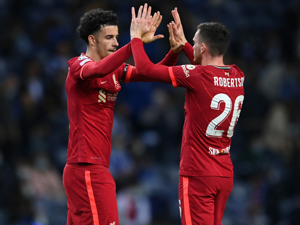 ג'ונס. האס בשרוול של קלופ (GETTY)