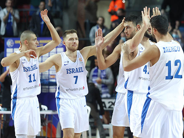 זה לא היה קל, אבל הסתיים עם ניצחון. גל מקל חוגג (דני מרון)