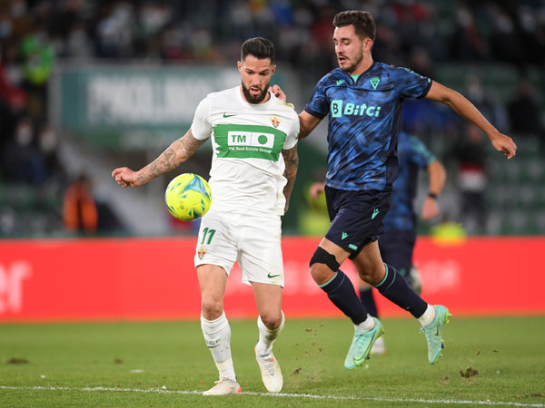 ויקטור צ'וסט וטטה מורנטה נאבקים. משחק שעלול להיות בעל השלכות גורליות (Getty)