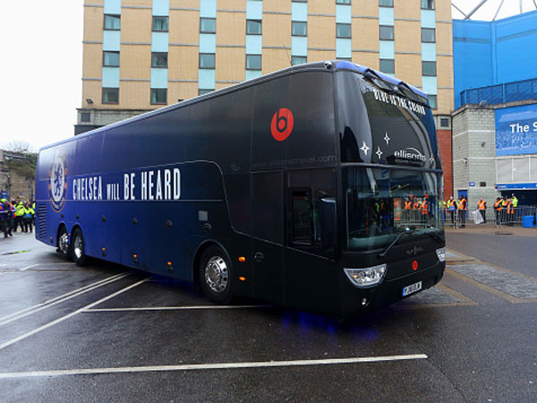 צ'לסי נאלצת להחנות את האוטובוס (Getty)