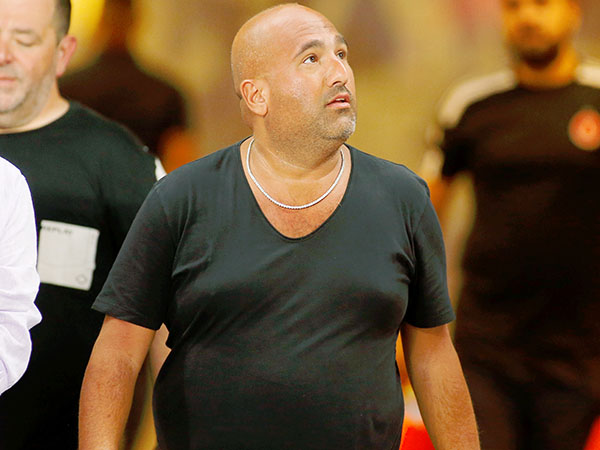 ברק אברמוב. איש אמונו (אלן שיבר)