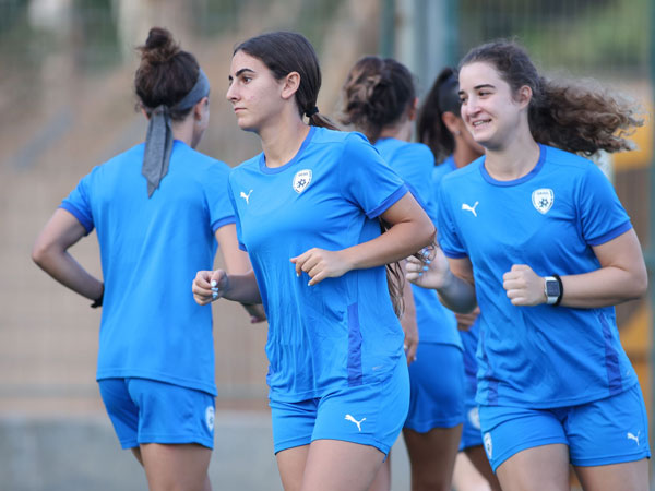 "יש לי עוד דרך לעשות". קרן אור אדרי במדי הנבחרת (אוקסנה דניסוב)