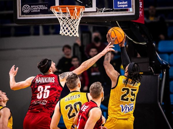 מאבקים מתחת לסל (FIBA)