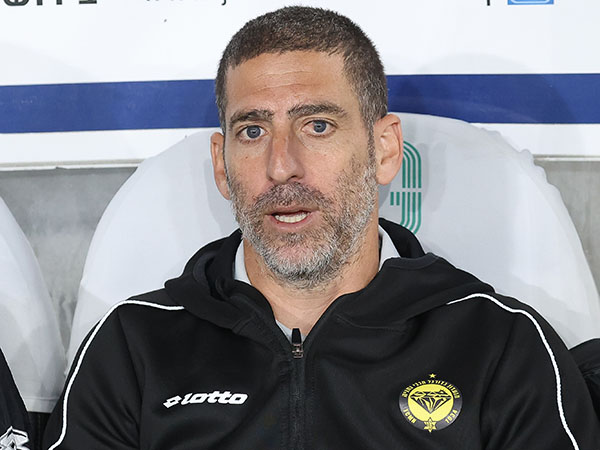 לקראת ימים מכריעים. קוז'וק (ברני ארדוב)