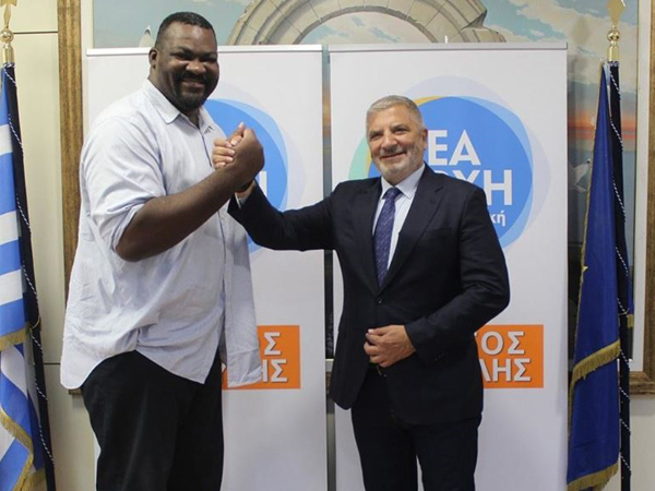 לצד ראש המפלגה שסופו רץ בה