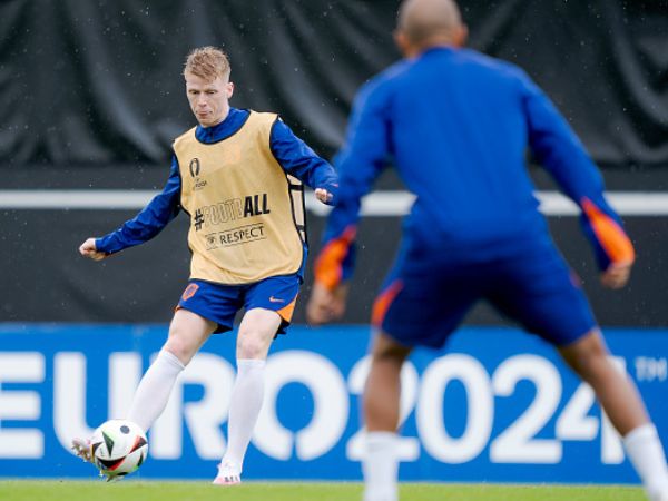 שוטן. תפקיד הגנתי (Roy Lazet/Soccrates/Getty Images)