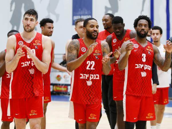 אך הם ידעו לצאת עם הניצחון, והפסגה (אלן שיבר)