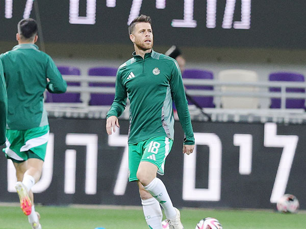 “מרגיש במנצ`סטר סיטי“. מלמד (אלן שיבר)