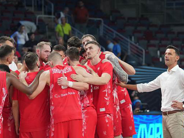 פולין הולכת הביתה (Photo by GINTS IVUSKANS/AFP via Getty Images)