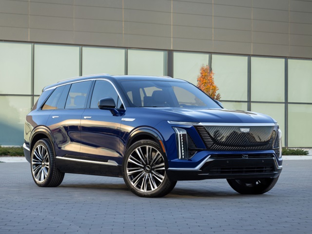 הויסטיק קטן יותר מהאסקלייד IQ אבל גם לו יש שורת מושבים שלישית