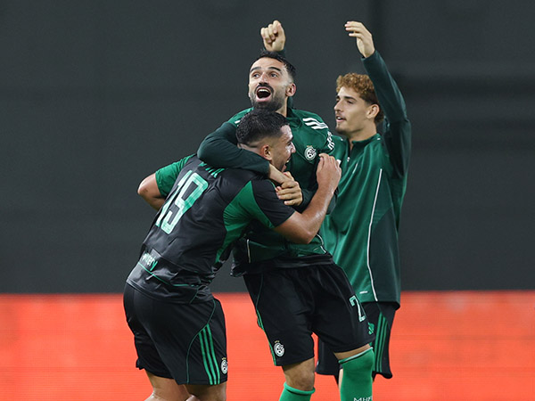 מיכאל אוחנה חוגג. חזר ממעמקי הספסל, להרכב של ברק בכר (אלן שיבר)