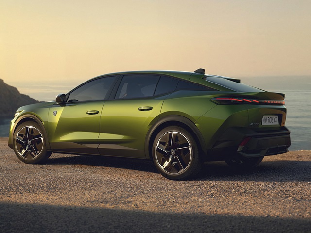 יחידות הנעה עדכניות: 1.2 מיקרו היברידי, פלאג-אין משודרג וחשמלית עם טווח של 456 ק“מ