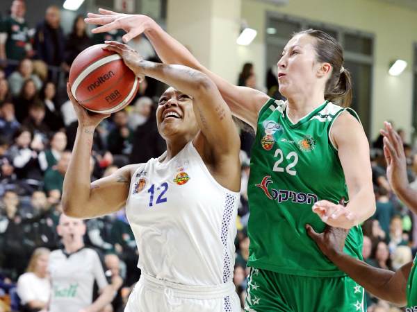 אבל מעל כולן הייתה ויויאנס (אלן שיבר)