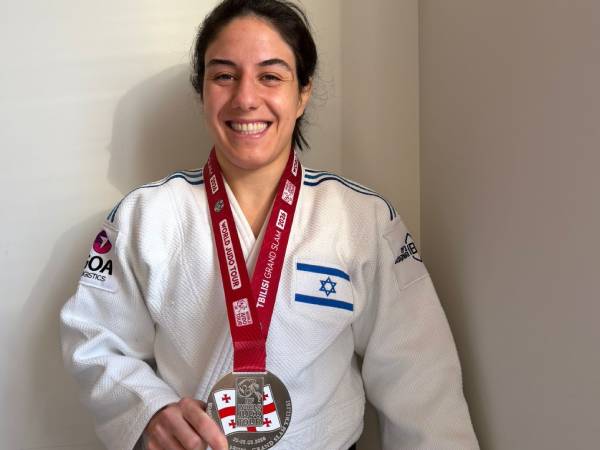 מתכוננת ל-2028, שמש (פרטי)