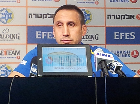 מחכה למשחק הבית הראשון ביורוליג