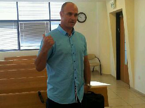 ניר אלון, היום בבית הדין