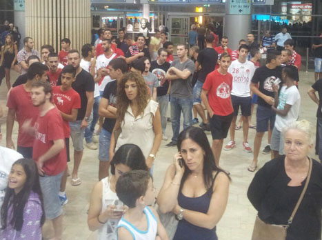 יעזור להשארת ורמוט? אוהדי הפועל בנתב"ג