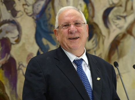 חובב ספורט, עכשיו גם מתגמל על מצוינות. הנשיא ריבלין