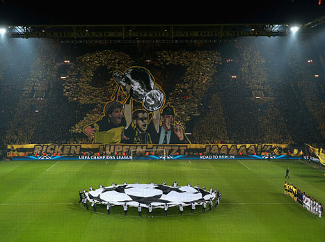 אוהדי דורטמונד, הצגה ביציעים (gettyimages)