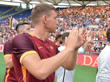 דזקו מוצג בפני האוהדים. יש אליל חדש ברומא (האתר הרשמי)