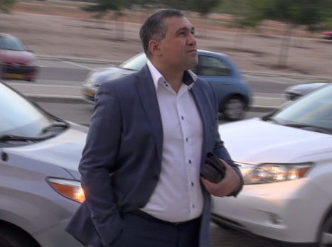 אדאמוב מתרשם מהאצטדיון. נתניה תצא בקרוב לדרך חדשה?