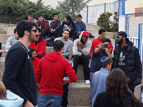 כל החבורה הגיעה (הפועל י-ם, אתר רשמי)