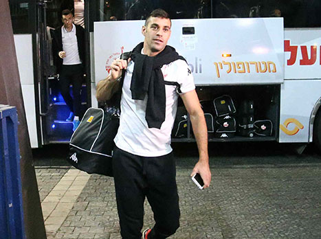ארבייטמן. לא מקבל דקות (אלן שיבר)