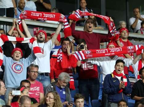 אווירה משפחתית. אוהדי רעננה (נמרוד גליקמן)