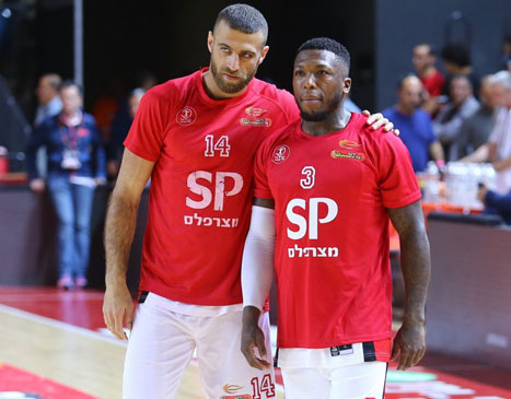 הקו האחורי החדש של האדומים (לירון מולדובן)