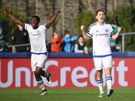 שחקני צ'לסי חוגגים (Getty)