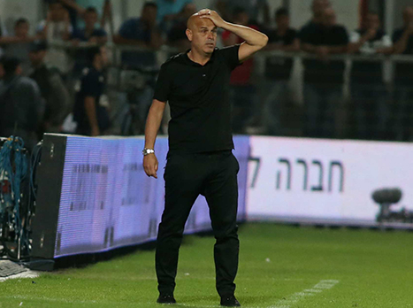 התגרה, ויעמוד לדין. אבוקסיס (יוסי שקל)