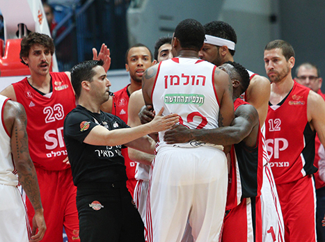 נייט רובינסון. גנב את ההצגה בהפועל ת"א (דני מרון)