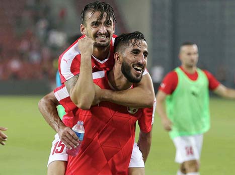 ביטון ובראון חוגגים. ב"ש לא חוששת (צילום: אלן שיבר)