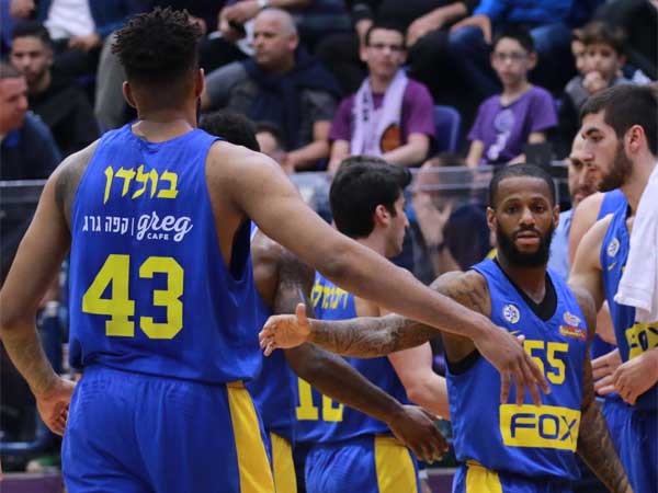 מכבי ת"א לפחות הצליחה לחזור לנצח (צילום: מנהלת הליגה)