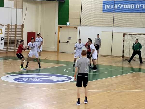 ההתמודדות הקריטית בין קריית אונו לבאר שבע (צילום: יגאל ברמן, מ.כ באר שבע)
