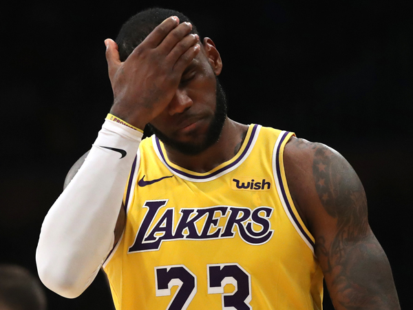 ראה את האחוריים של הקליפרס. ג'יימס (Photo by Sean M. Haffey/Getty Images)