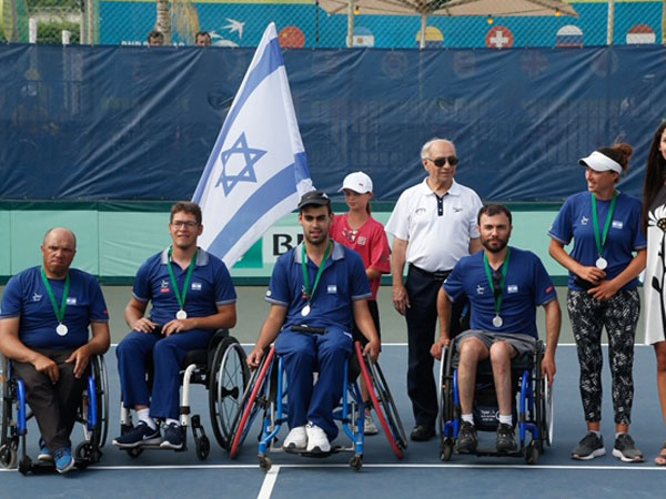 במעמד הפודיום (ניר קידר)