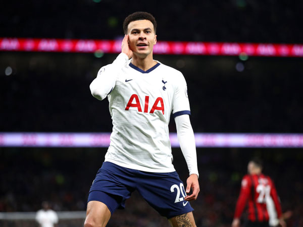 מוריניו סימן אותו. עלי (GETTYIMAGES)