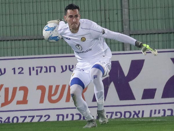 יאניוטיס, למה היה צריך לפתוח איתו? (דני מרון)