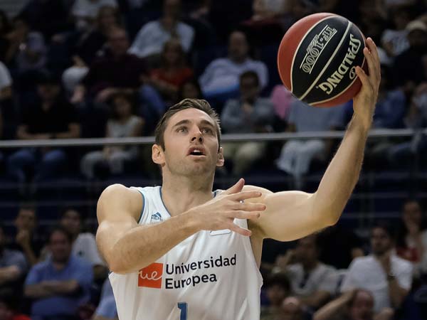 קוזר מרחף (getty)