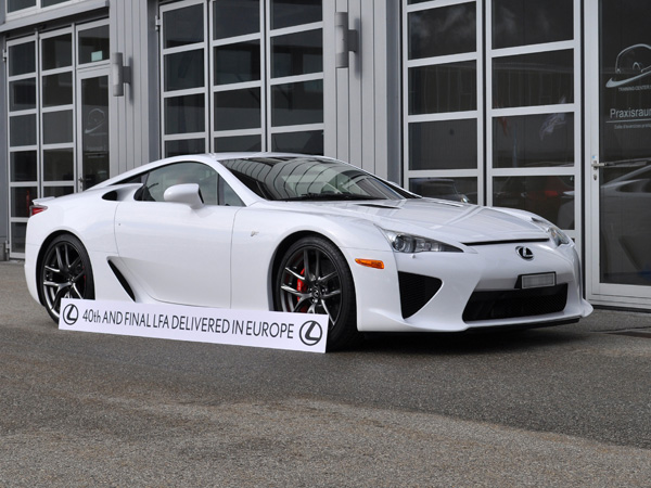 לקסוס LFA. מכונית על שעמדה בסתירה מוחלטת לפילוסופיה של החברה והפכה למוצר נערץ