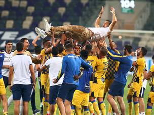 איביץ' ושחקניו בטירוף (אלן שיבר)