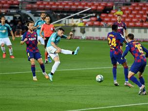 ארנאיס הימם את הקאמפ נואו בתחילת המשחק (GETTY)