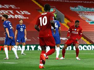 ויינאלדום כבש את השלישי כבר בדקה ה-43 (GETTY)