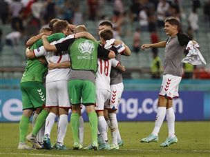 והדנים העפילו אל החצי (GETTY)