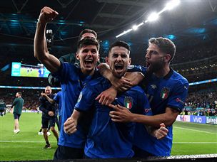 ז'ורז'יניו קבע את האות לחגיגות (GETTY)